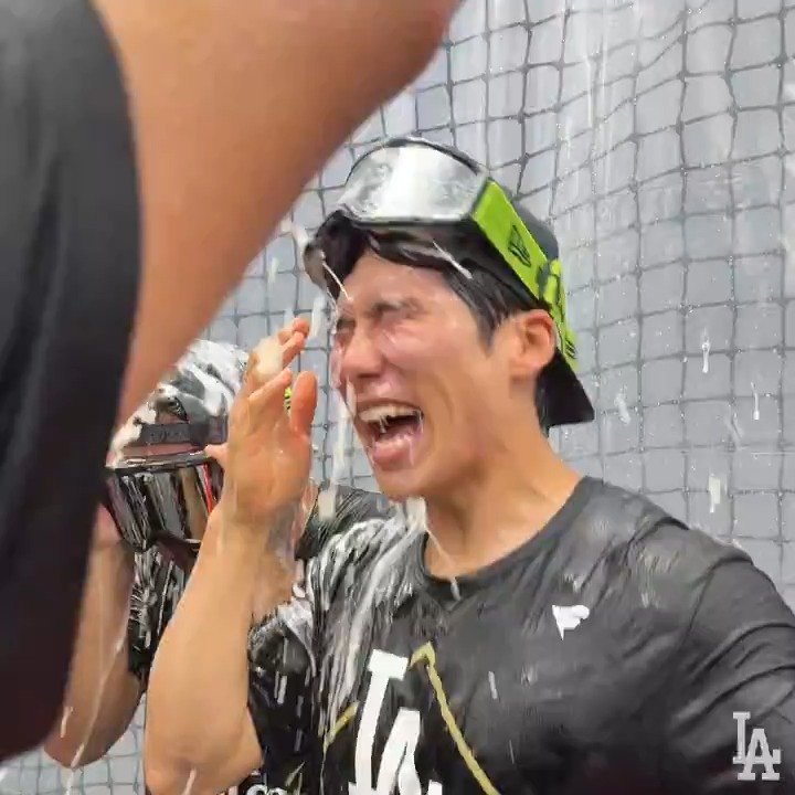 Party like you're heading to the NLCS. 🍾