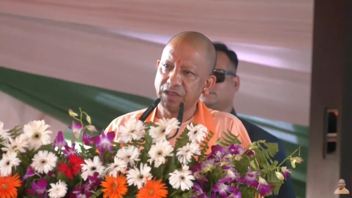 देश के अंदर सबसे अधिक जीआई टैग उत्तर प्रदेश के प्रोडक्ट को प्राप्त हुए हैं... उत्तर प्रदेश के कारीगर और हस्तशिल्पियों द्वारा बनाया जाने वाला प्रोडक्ट अब देश और दुनिया में कहीं भी बिक सकता है...