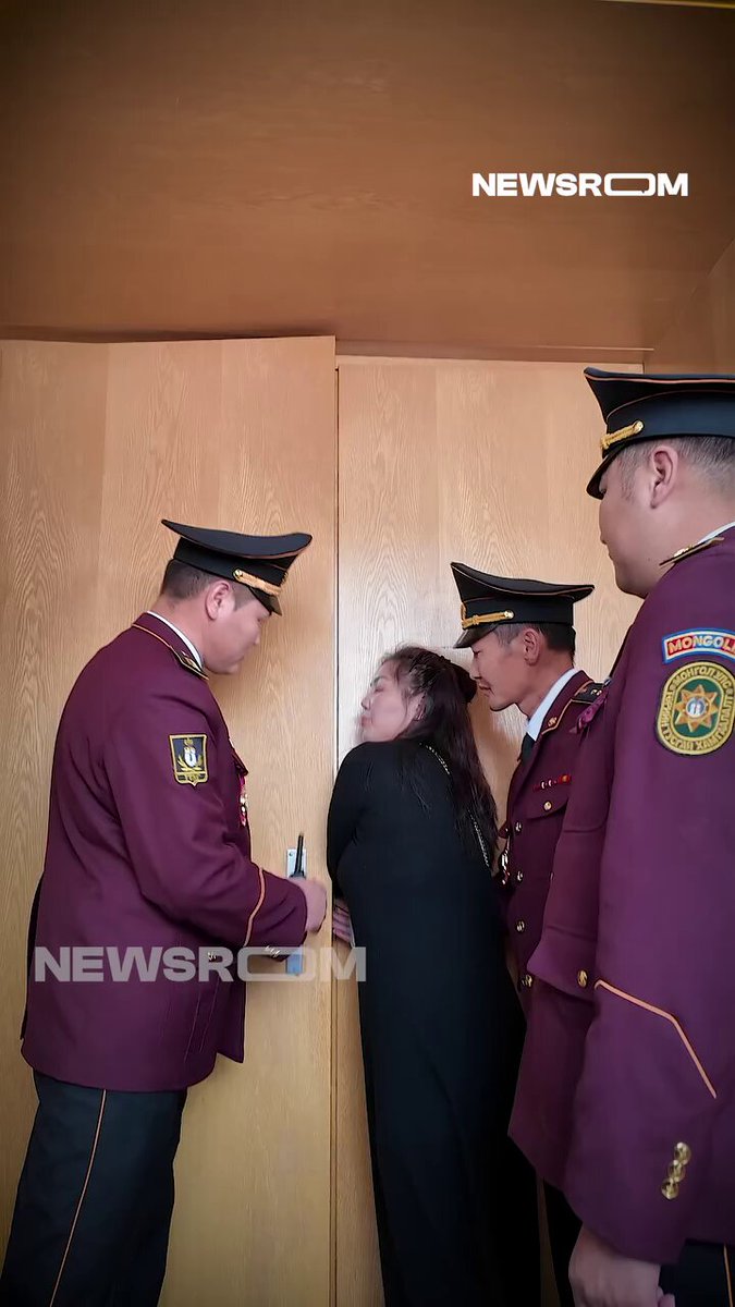 Сэтгүүлч Т.Шинэбаяр: Хаалттай хурал биш биз дээ? Сэтгүүлч нарыг оруул🤣