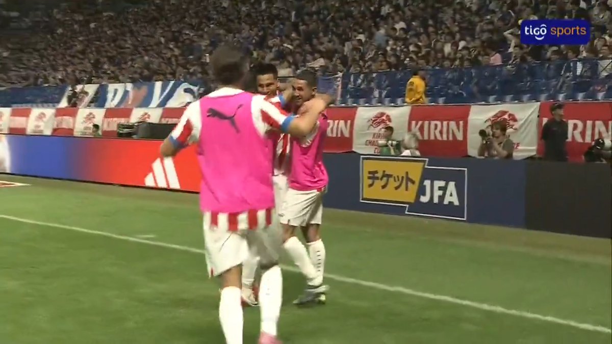 Diego Alexander Gómez y un CABEZAZO PERFECTO para el segundo tanto de la Albirroja en Japón. ❤️🇵🇾 Sigue en modo goleador.