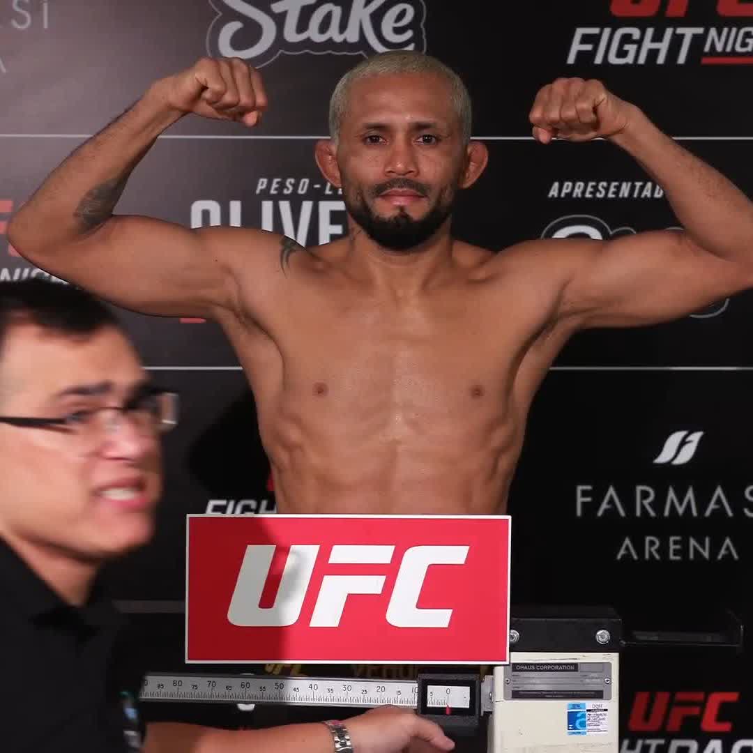 Ready to go in the co-main! 🫡 Deiveson comes in at 136 lbs! [ #UFCRio | TOMORROW 7pmET on the @ESPN app ]
