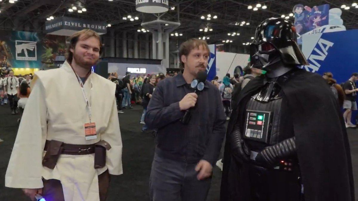 .brooks allison squashes pop culture beefs at New York Comic Con! #NYCC #FallonTonight