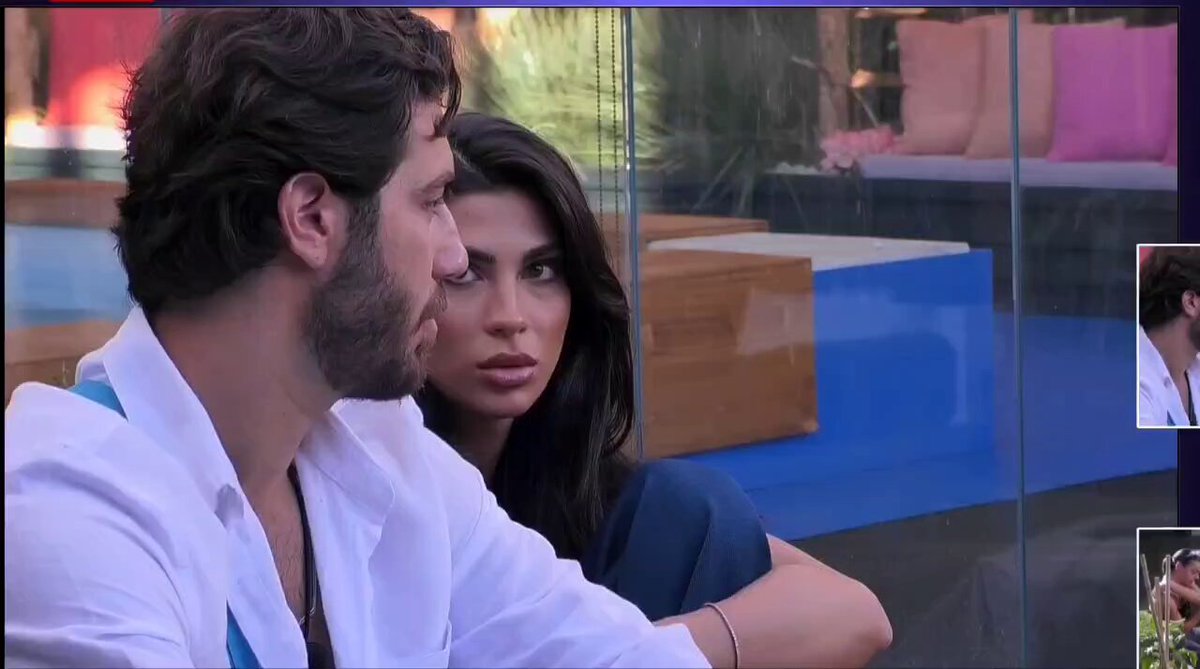 Omer: Spiegami la tua idea Rasha: Io sono stata cresciuta in casa e vivo molto la mia cultura, ma vivendo in Italia sono molto libera #grandefratello