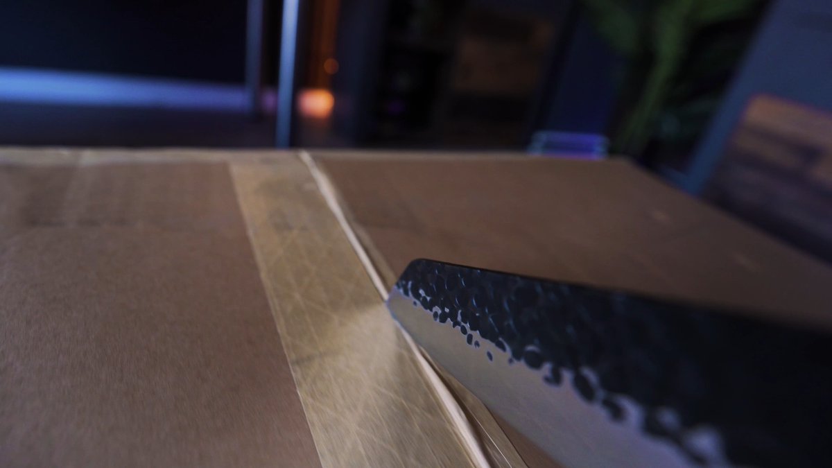 From box to chair in only 4 screws. 📦🪑 See how easy it is to set up Embrace:
