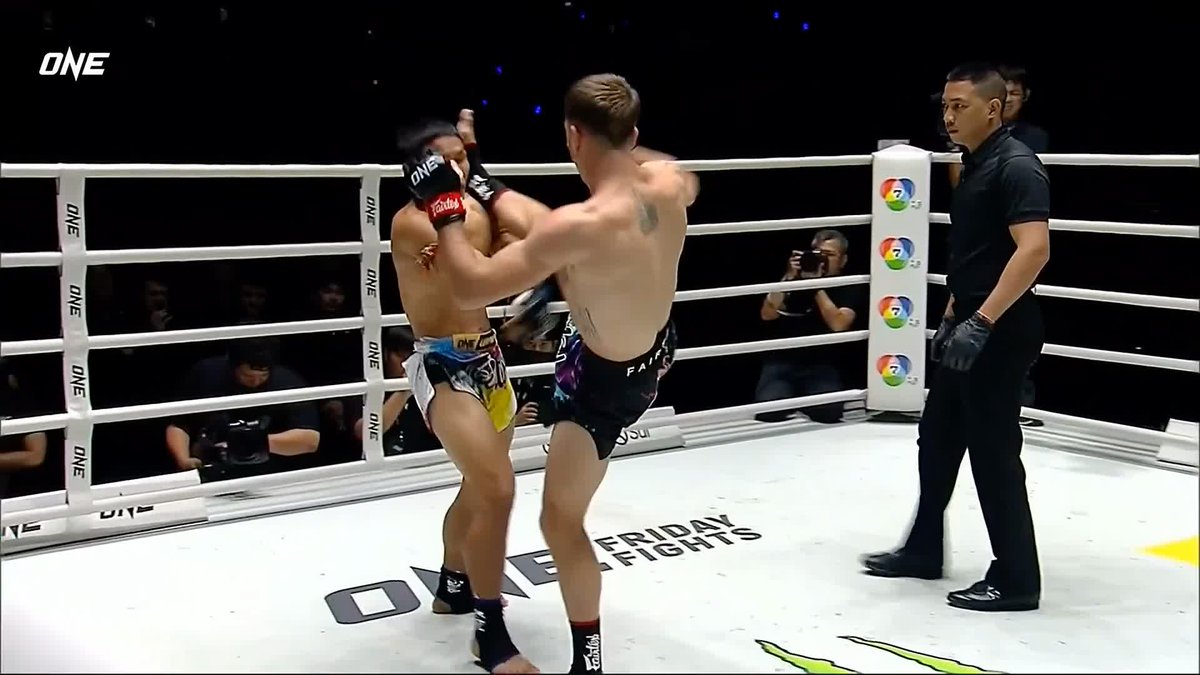 Stephen Irvine landed this HUGE head kick KO and bagged himself a $100,000 ONE contract! 🤑