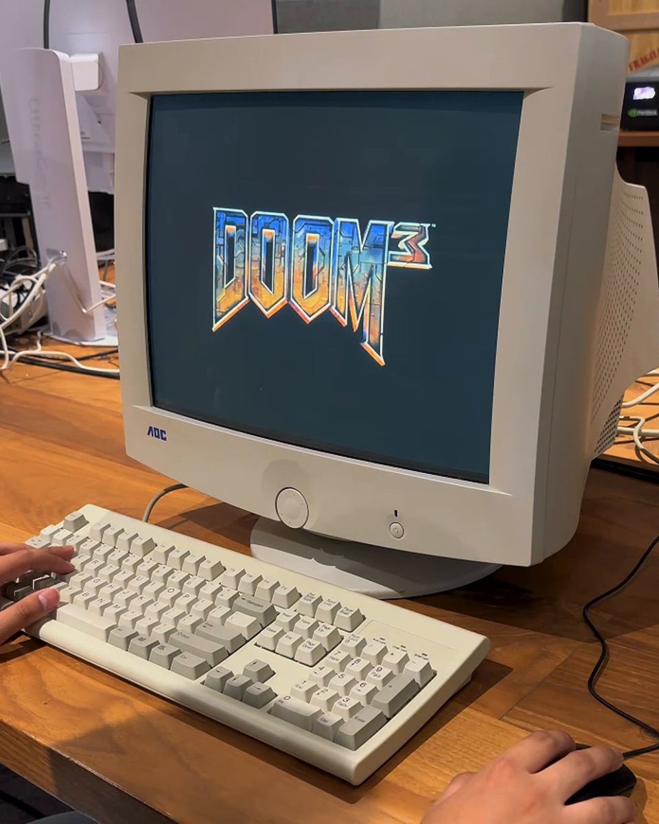 🟢 Step back in time &amp; experience DOOM 3 on a GeForce 7800 GTX + a CRT monitor! What PC game would you load up on this classic PC?