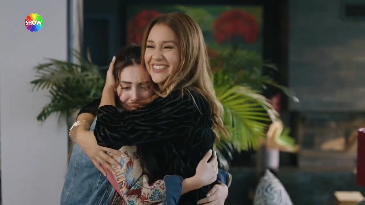 “Sizi çok özledim!” Çimen, geri dönüyor. 🫂🤗 #KızılcıkŞerbeti yeni bölümüyle @showtv'de. @goldyapim
