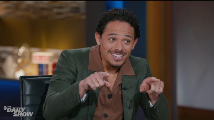 "A House of Dynamite" star Anthony Ramos (Anthony Ramos) gives Josh Johnson a quick lesson in harmonizing