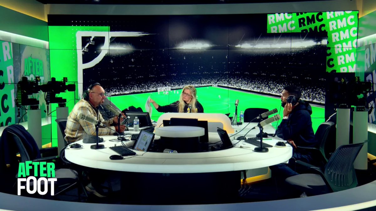 🗣🇫🇷 charbonnier lionel : "Mbappé fait son exploit individuel car pendant toute la 1ère mi-temps il joue très collectif. En jouant tout seul, il ne sert à rien. Là, c'est du très bon Mbappé."