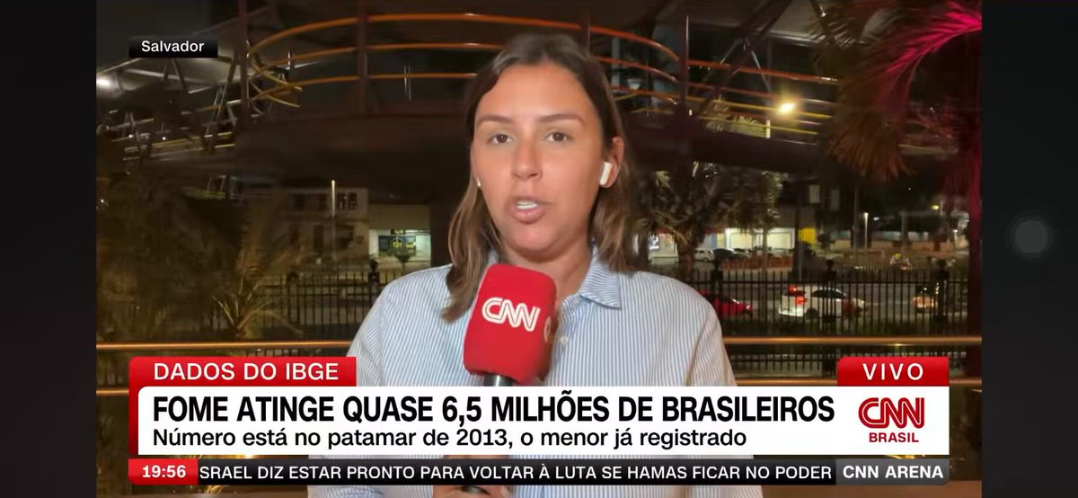 - Eu juro que não entendo essa “matéria” da CNN e essa “pesquisa” do IBGE. - Como é que o Brasil pode ter insegurança alimentar se o Lula vive dizendo que, com ele de volta, o pobre ia “comer picanha e fazer churrasco”? - E o mais absurdo: os dados de 2024 são praticamente iguais aos de 2013. Adivinha quem estava no governo em 2013? E adivinha quem está agora, em 2024? - As regiões mais afetadas continuam as mesmas: Norte e Nordeste. Ou seja, nada mudou, só o discurso. - Mas o Lula insiste na ladainha, posando de salvador dos pobres enquanto o povo continua com a geladeira vazia.