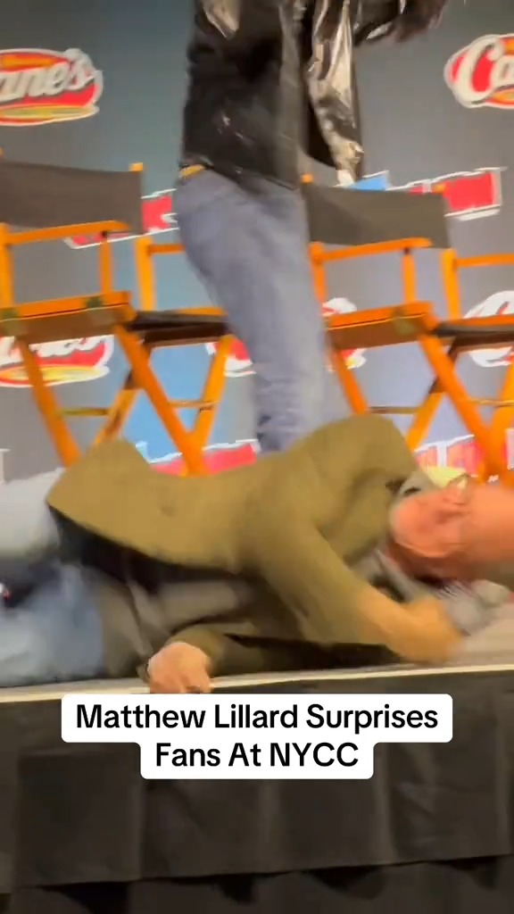 Matthew Lillard made quite the entrance at the #NYCC panel for #FiveNightsAtFreddys2.