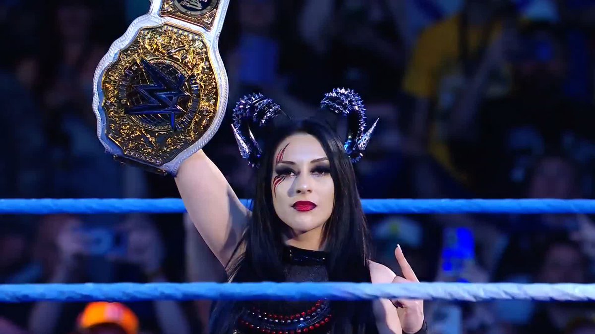 Aquí esta LA PRIMERA 🇨🇱 #SmackDown