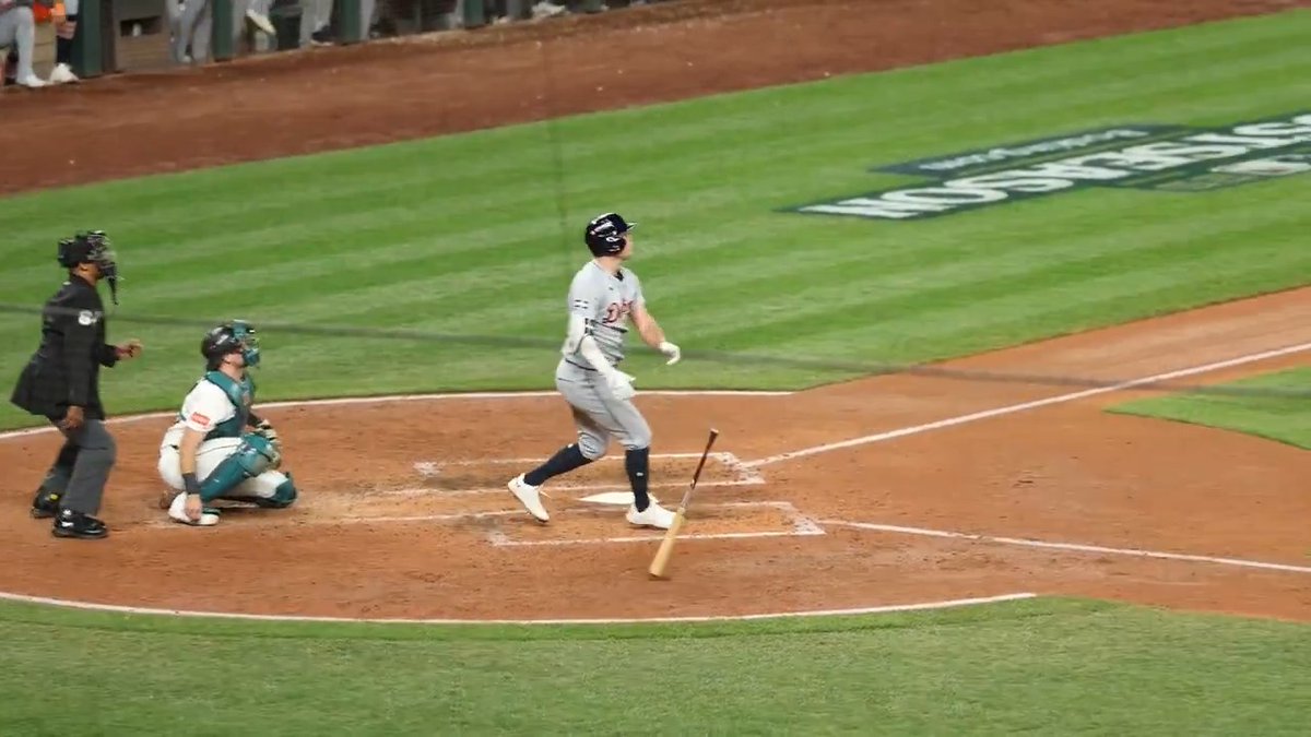 Kerry Carpenter delivers a show-stopping Game 5 moment! 🤩 #ALDS