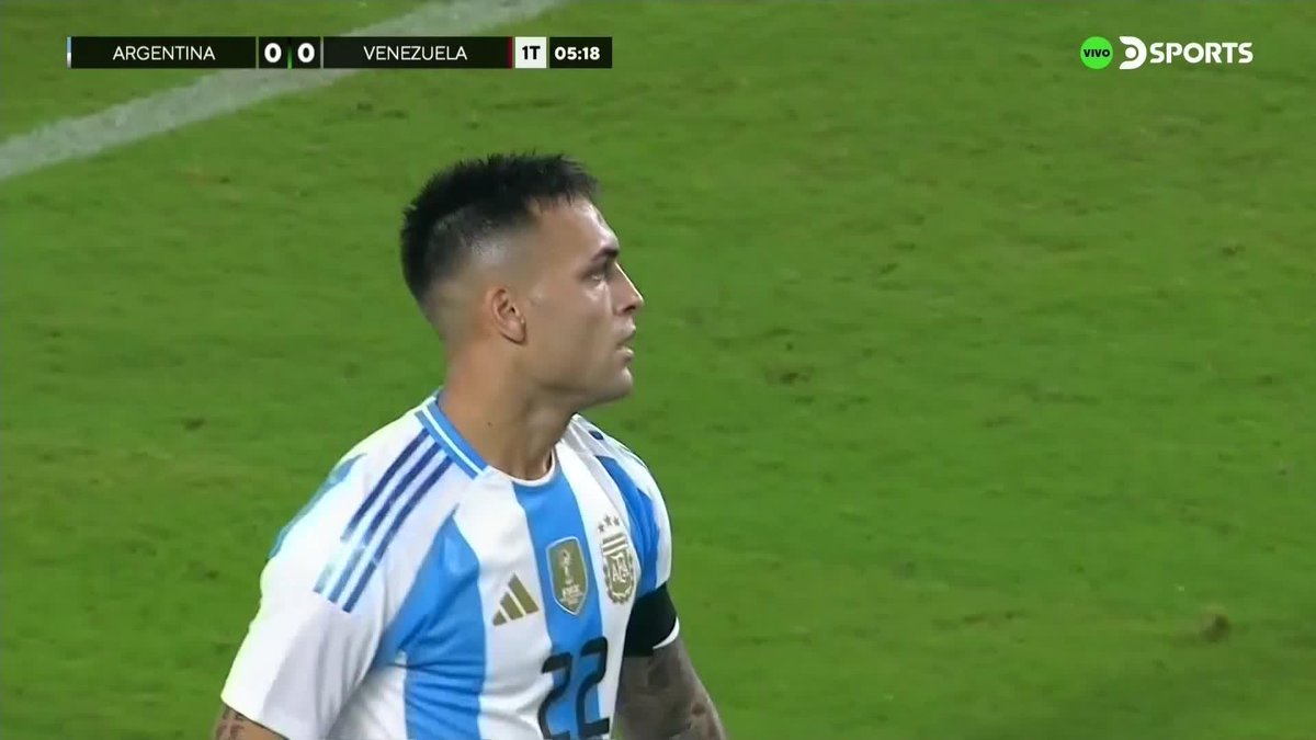 Y aca el Super Chamo Contreras es suplente de Arruabarrena. Te tienes que reir... #BSC 🟡⚫️