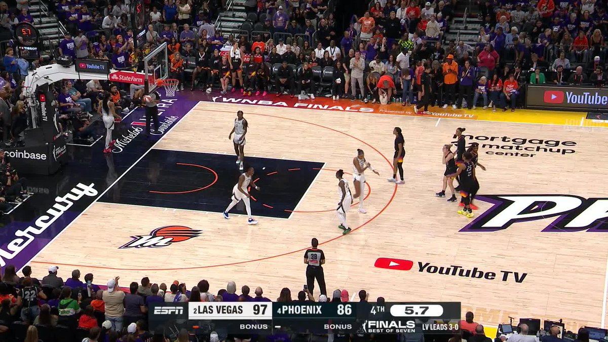 THE MOMENT LAS VEGAS BECAME WNBA CHAMPIONS ONCE AGAIN 🏆 That's three titles in four years for A'ja Wilson and the Aces 👏