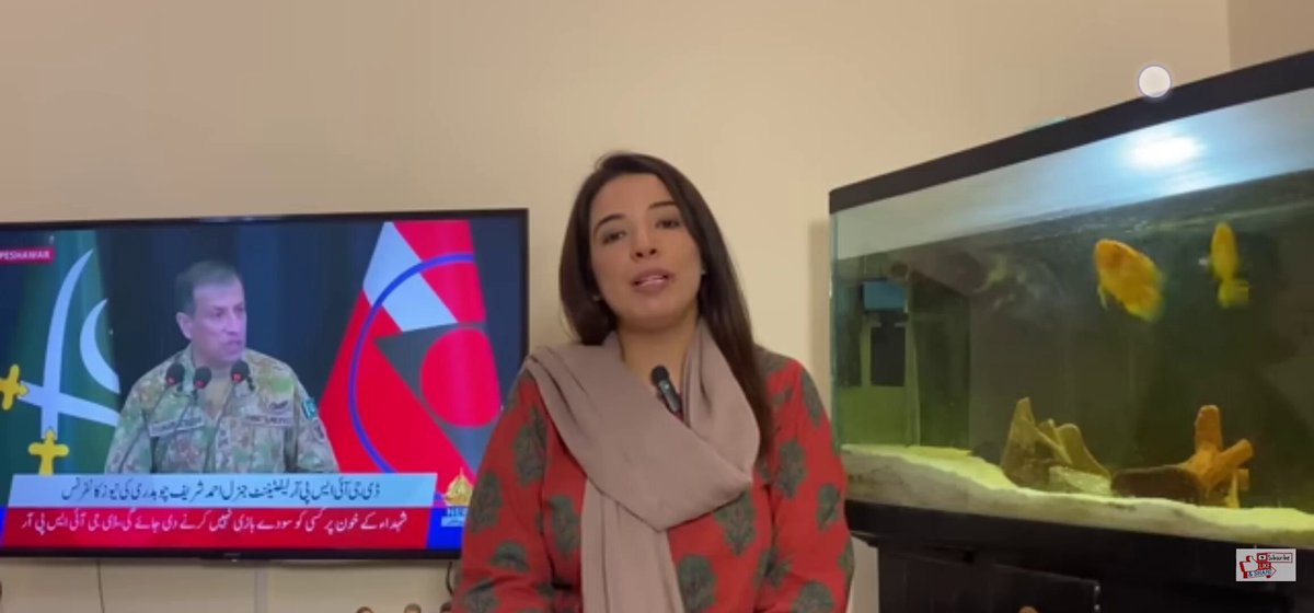 علینہ شگری 🔥🔥🔥 علی امین کے جانے کا اور سہیل آفریدی کے آنے کا دکھ بہت زیادہ بڑھ گیا ہے۔ آج ایک پریس کانفرنس کی گئی ڈی جی ISPR کی طرف سے ہمیں تو بتایا جاتا ہے کہ انکا سیاست سے کوئی تعلق نہیں لیکن پھر عمران خان کو پریس کانفرنس میں نشانہ بنانا سیاست نہیں ہے؟؟ کے پی حکومت کے خلاف بات کرنا سیاست نہیں ہے؟؟ جمہوریت میں فرد واحد نہیں عوام کے مینڈیٹ کا احترام کیا جاتا یے طاقت کا سرچشمہ عوام یے تو پھر عوام کی بات مانی جانی چاہیے بند کمروں میں فرد واحد کے فیصلے کو عوام پر مسلط کرنا کہاں کا اصول ہے،؟ سوال تو یہ بھی پیدا ہوتا ہے کہ اربوں روپے کی باڑ لگائی گئی اسکے باوجود دہشت گرد کیسے یہ باڑ کراس کر کے آجاتے ہیں ؟؟ یہ کس کی ناکامی یے؟؟ کون ذمہ دار ہے؟؟