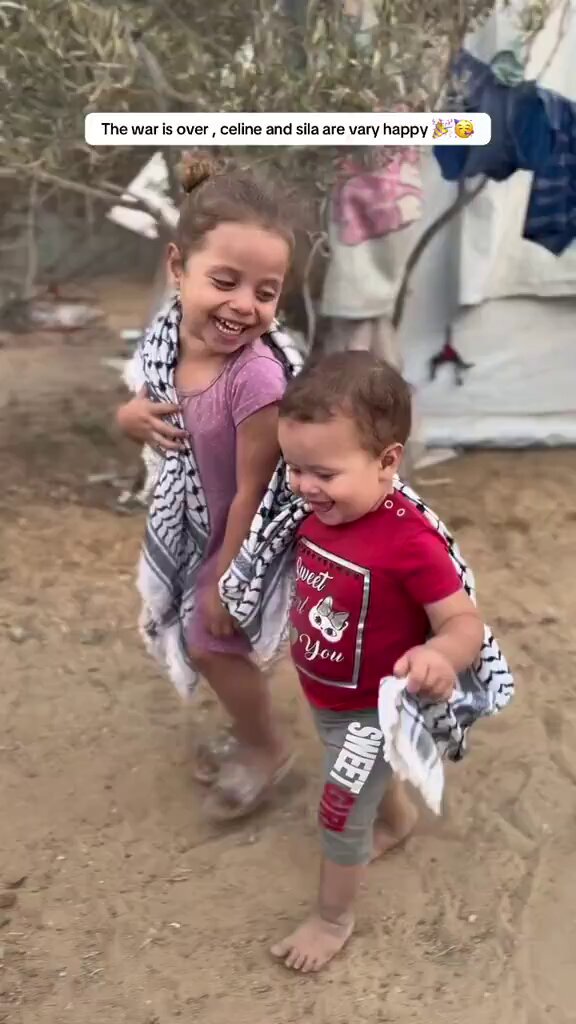 Gazzeli Celine ve Sila bebek savaşın bitmesini kutladı.