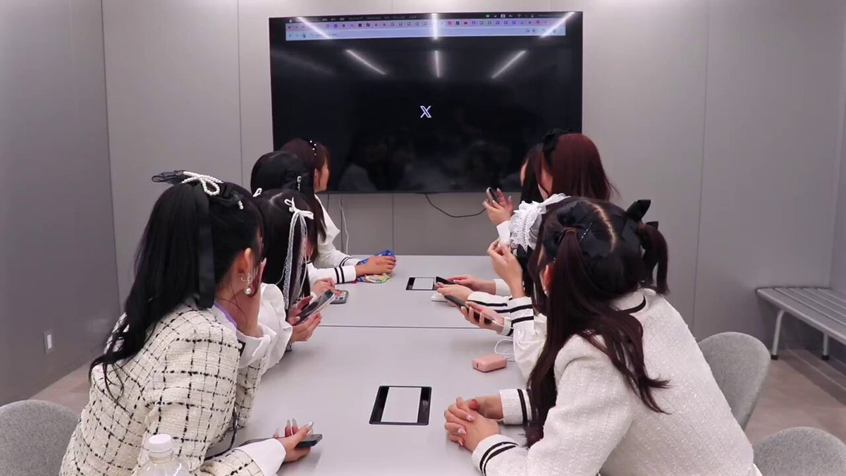 ❤️『いっぱい撮った後のやつだ・・』 かわいいNGも記録してるので明日見れるかも・・？ FCでしか見れないコンテンツやメンバーの写真などたくさん記録していくのでお楽しみに📷⭐️ FC： #logyou #ろぐゆー ＃PAEKSPOT #今日のしゃとね
