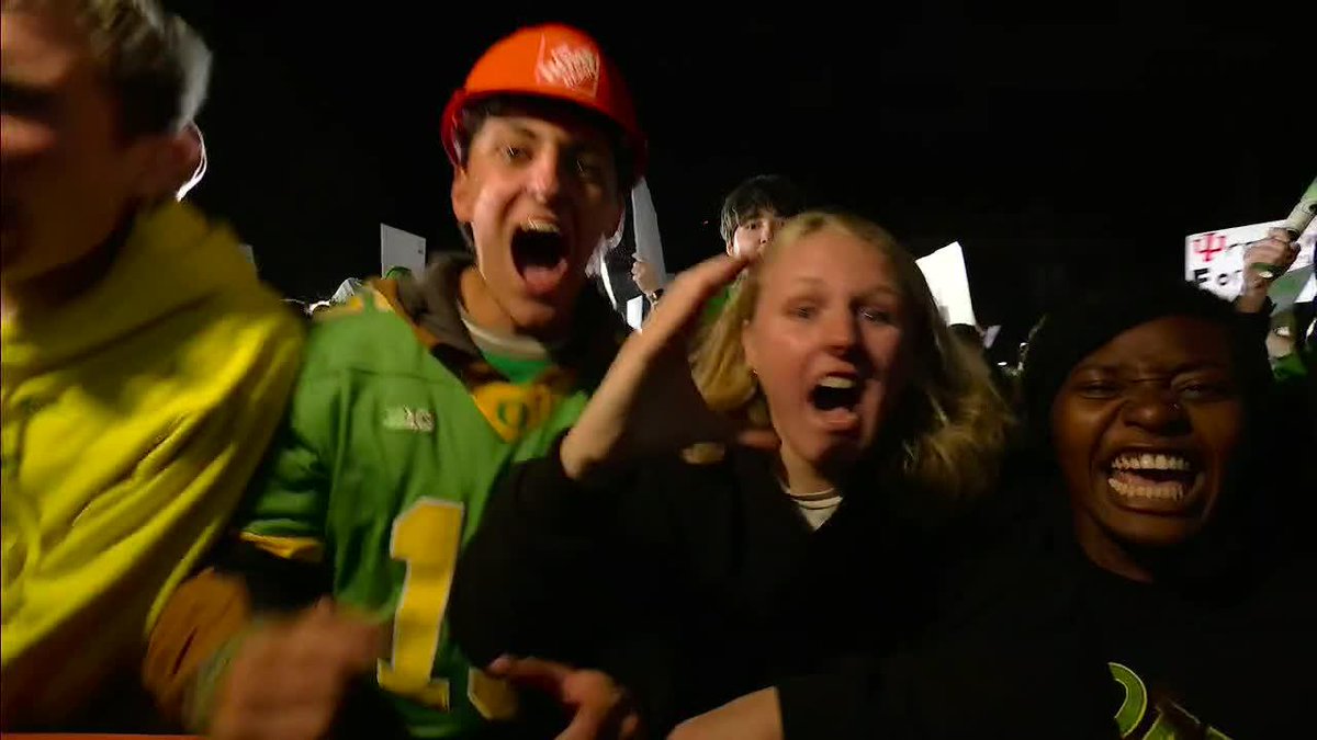 THE EUGENE CROWD IS READY FOR GAMEDAY 🔥