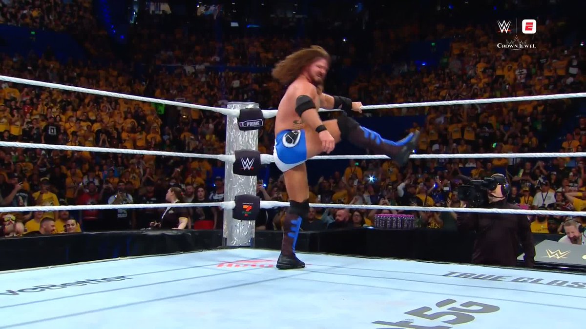 SWEET CHIN MUSIC! 🎶
