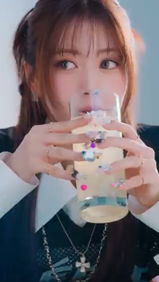 NiziU 3rd Album『𝑁𝑒𝑤 𝐸𝑚𝑜𝑡𝑖𝑜𝑛』 NiziU(니쥬)「♡Emotion」M/V Solo Teaser #RIMA M/V Release ෆ 2025.10.17 FRI 0AM (JST) #NiziU #ニジュー #니쥬 #WithU #NiziU_NewEmotion #NiziU_ෆEmotion #にゅーえも