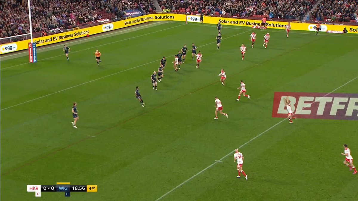 MIKEY LEWIS! 👏 He opens the scoring to give Hull KR the lead with a spectacular try! ⬇️
