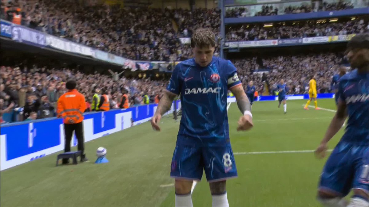 Chelsea midfielder Enzo Fernandez has withdrawn from the Argentina squad due to a knee injury.