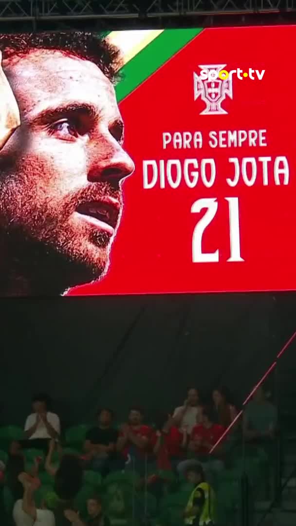 Alvalade levantou-se ao minuto 21 para homenagear Diogo Jota 🤍