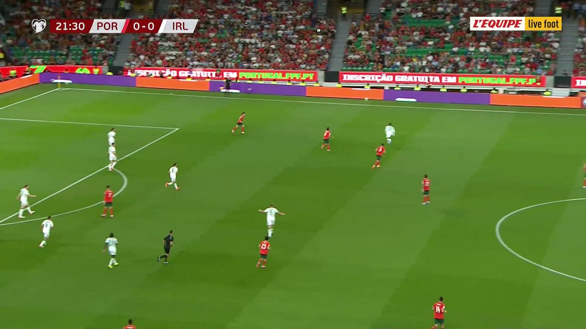 L'hommage à Diogo Jota 🇵🇹 à la 21ème minute lors de Portugal 🇵🇹 - 🇮🇪 Irlande. 🙏 🎥 la chaine L'Équipe