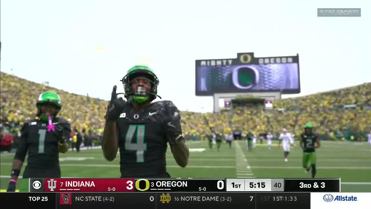 HE'S GOT HIS MAN Oregon Football with a deep strike for six 🎯 CBS | Paramount+