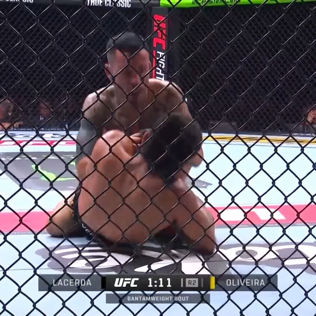 🚨 PREMIER COMBAT, PREMIER FINISH Luan Lacerda s'impose par soumission au 2eme round #UFCRio