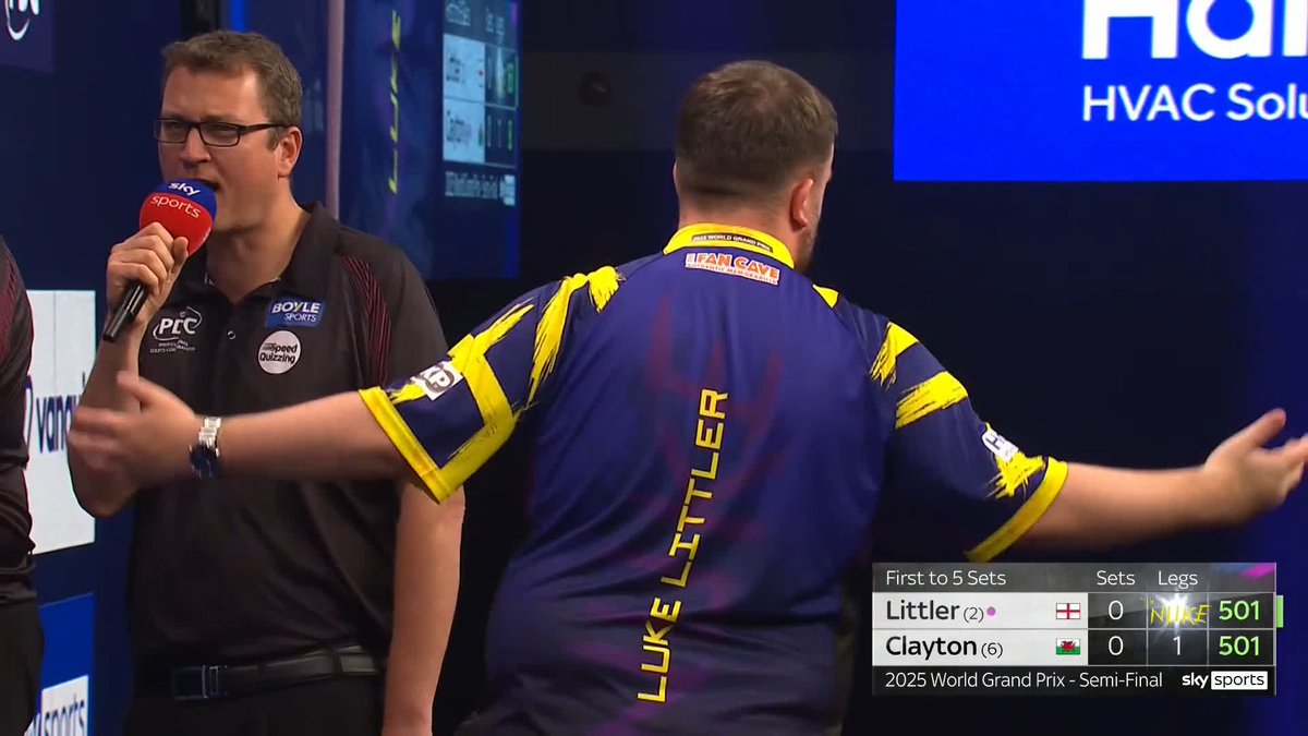 OUTRAGEOUS FROM LITTLER! He's at it again! Luke Littler opens his account against Jonny Clayton with a majestic 161 on the bull! 📺 #WGPDarts | SFs