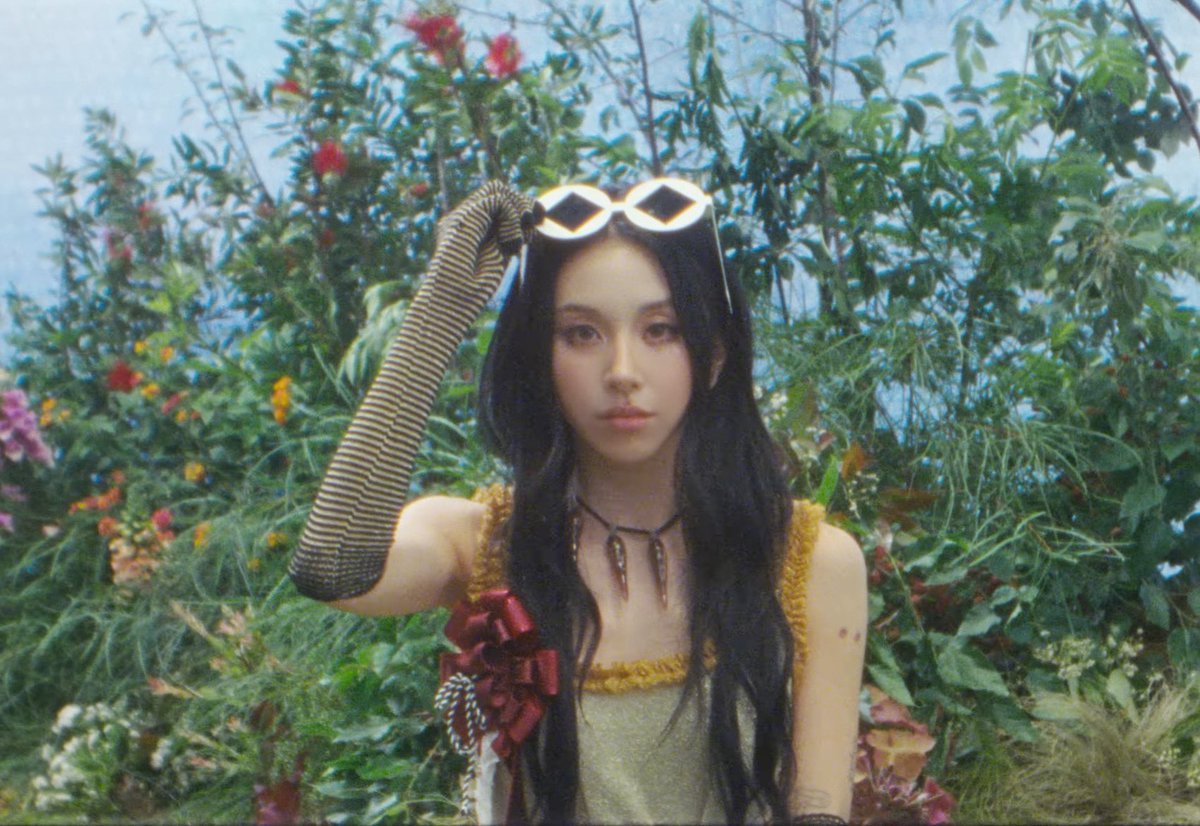 1 month ago today, chaeyoung released shoot (firecracker)