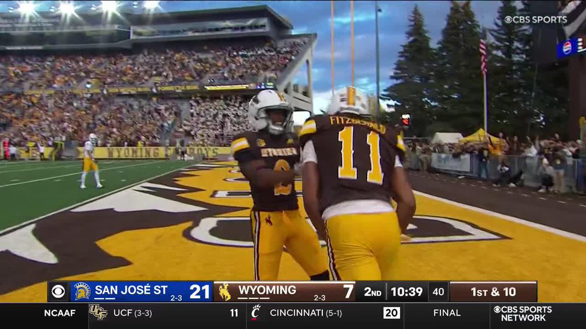 OH WHAT A THROW AND CATCH WYOMING