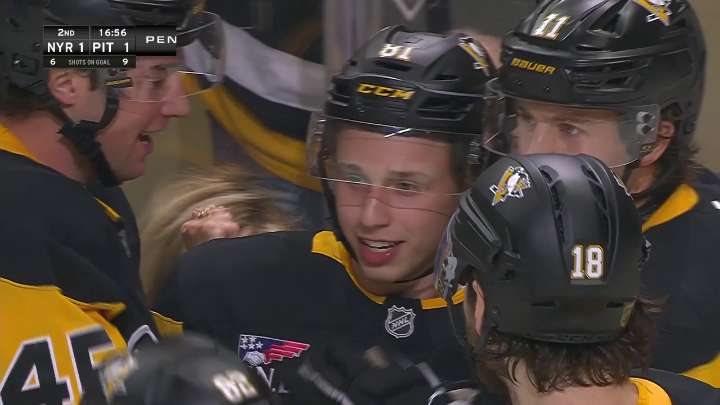 BEN KINDEL 🚨 He's got his first in the NHL! #NHLFaceOff