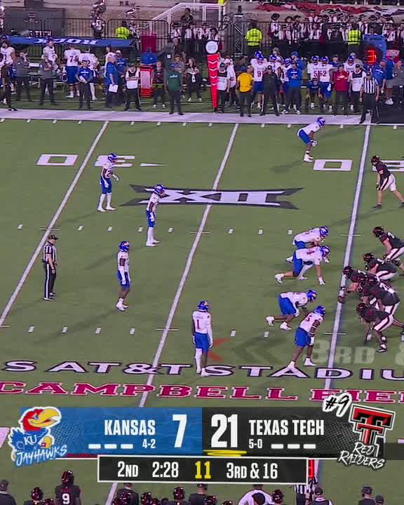 First career pick for Davis 👐 Taylor Davis comes up big with the interception, giving KU Football Fan possession! #Big12FB | 📺 FOX College Football