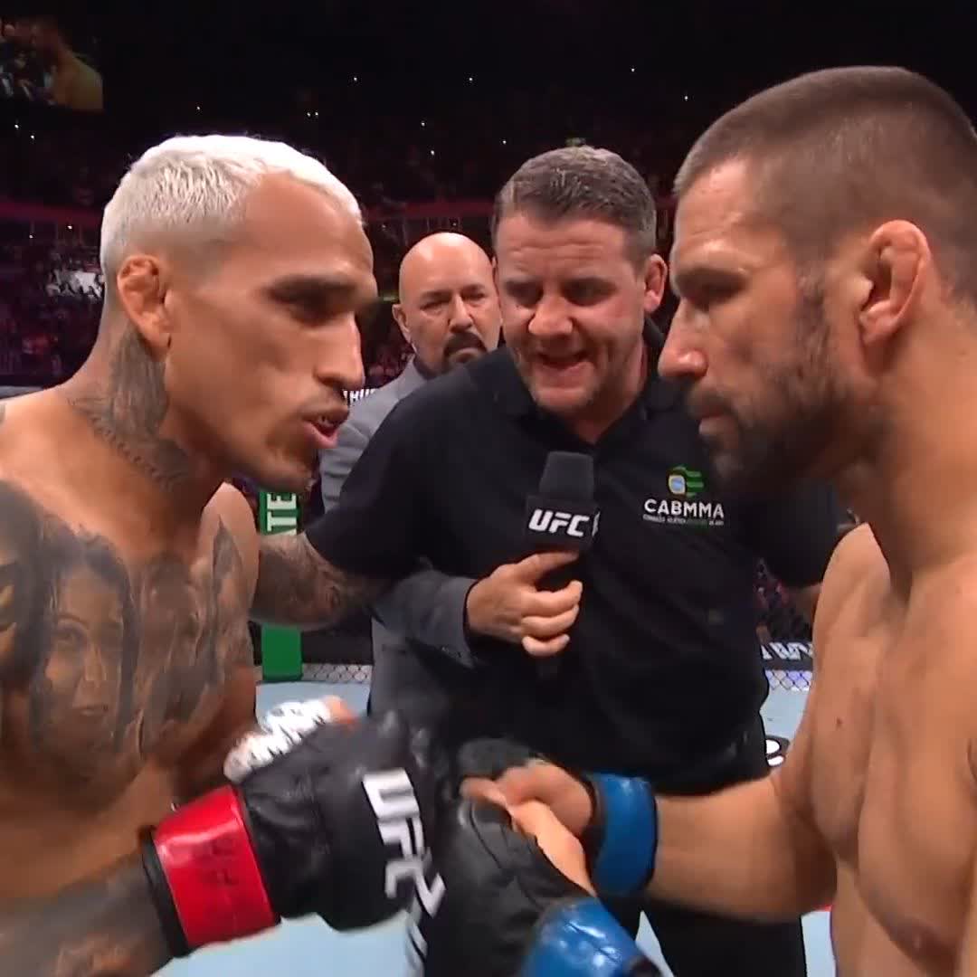 相見えたオリベイラとガムロット! 試合は現在2R目へ! #UFC