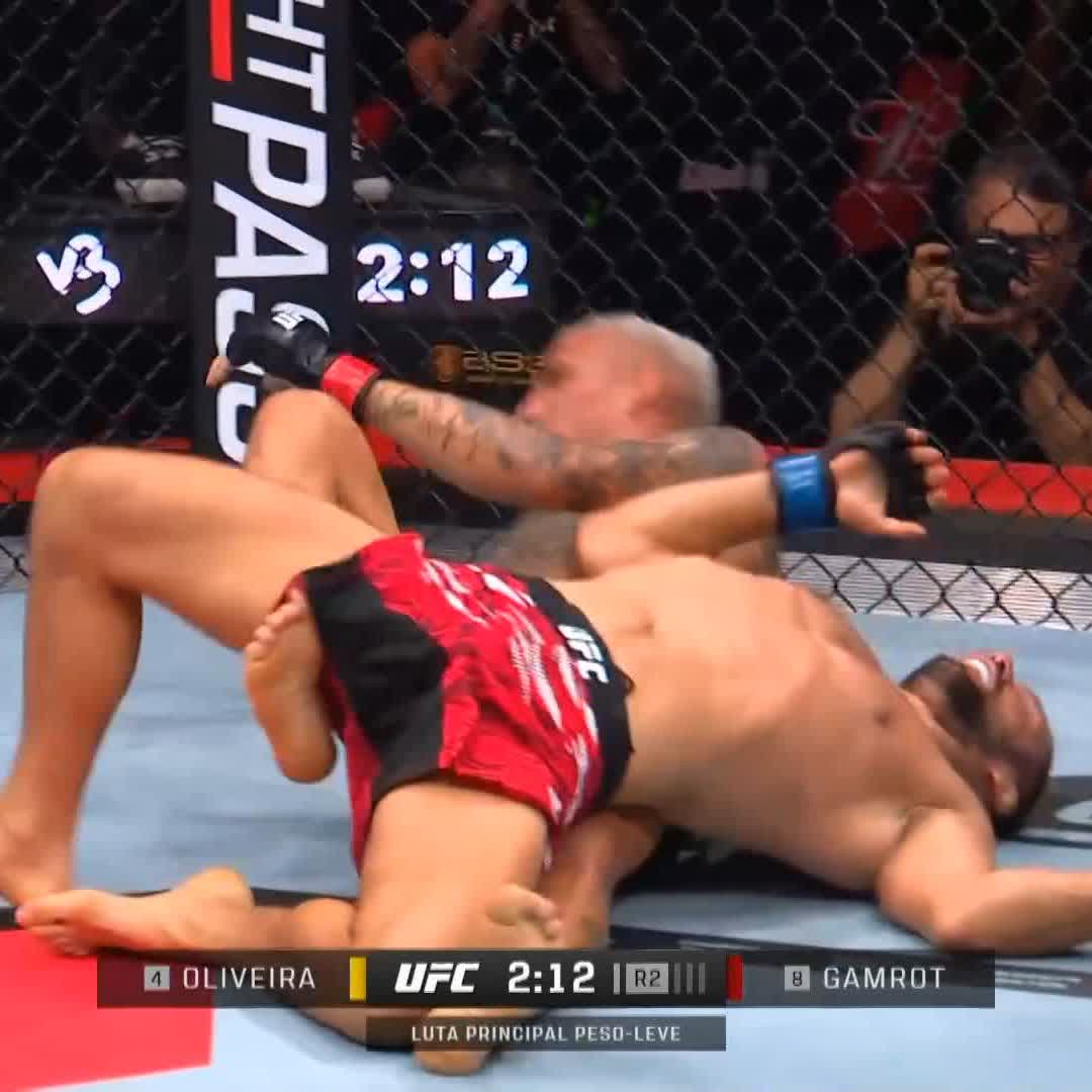 🦁🔥 #UFCRio Assista o evento AO VIVO no @UFCFightPassBR | Aproveite o plano trimestral com desconto por tempo limitado no link do perfil 🔗