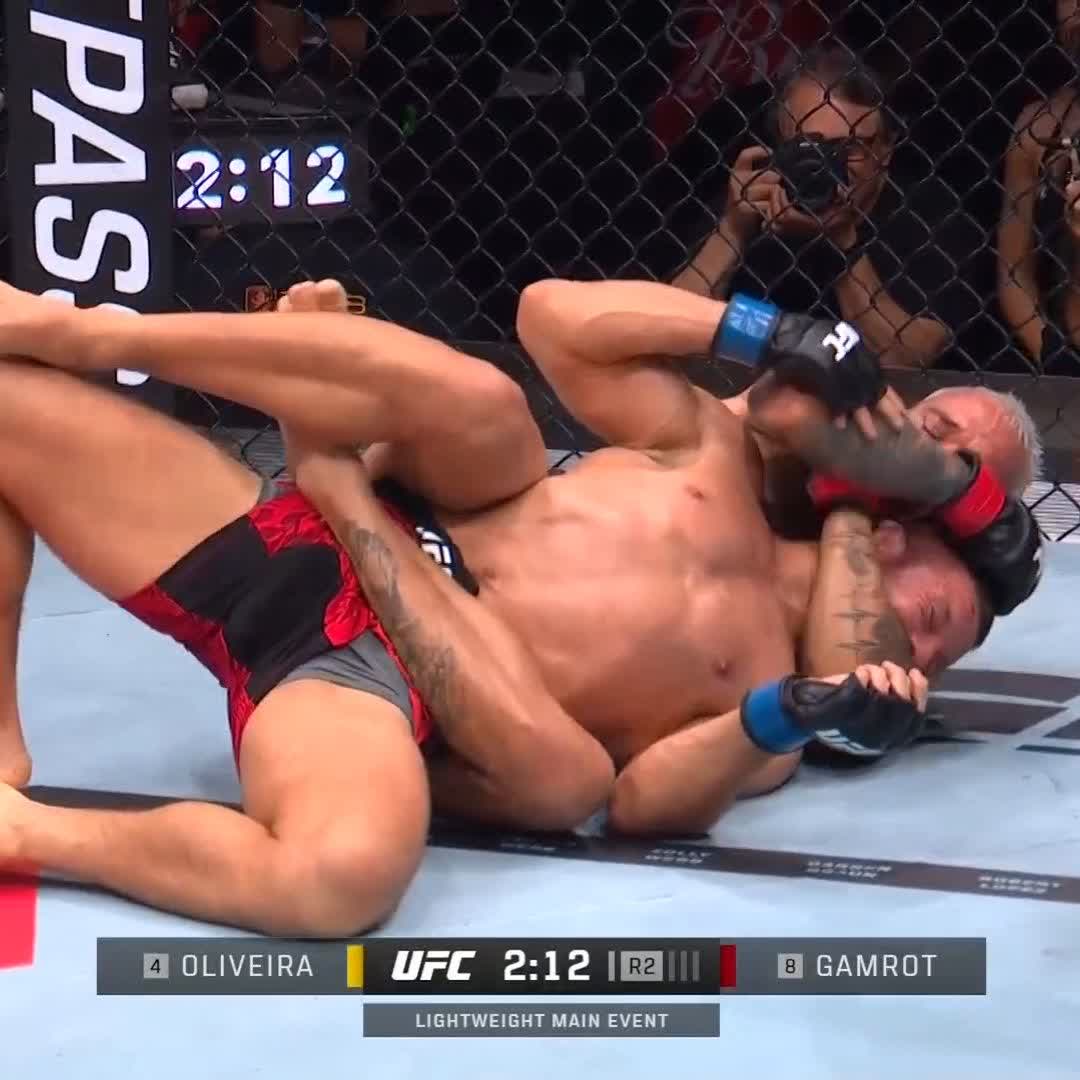 DO BRONX DOES IT AGAIN 🤯 🇧🇷 #UFCRio Charles 'DoBronxs' Oliveira submits Mateusz Gamrot in round two!