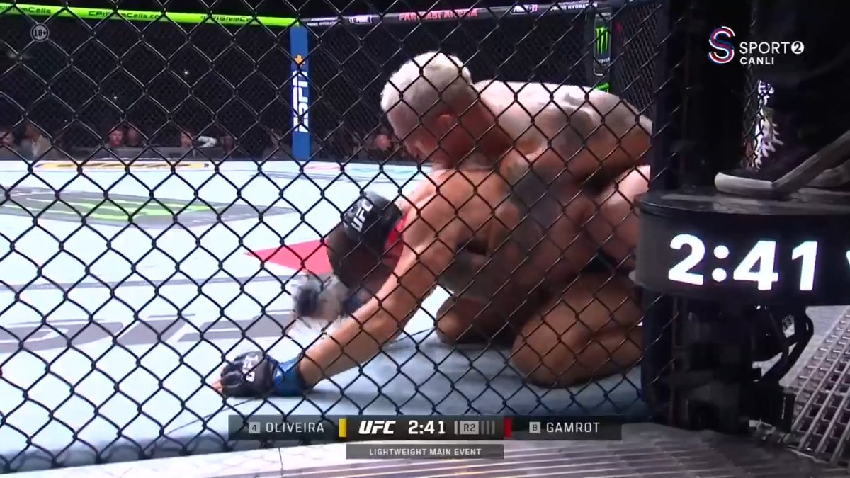 Charles Oliveira, Mateusz Gamrot'u böyle mağlup etti!
