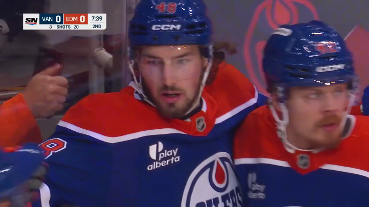 Congrats, Noah Philp! 🔵🟠 The Albertan opens the scoring with his first NHL goal! #NHLFaceOff 📺: Sportsnet or stream on Sportsnet+➡️