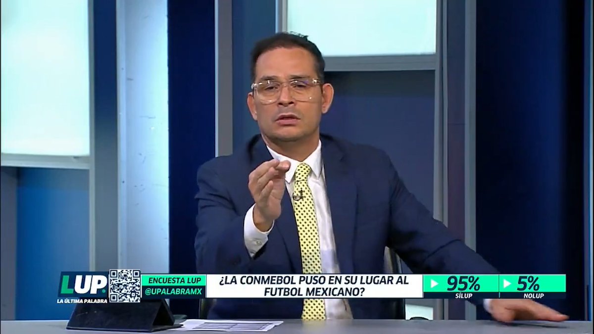 "VASCO, TODAVÍA ESTÁS A TIEMPO DE RENUNCIAR" 😬 #LUP | @GusMenFox no se guardó nada y tras la derrota ante Colombia, le pidió al Vasco que se haga a un lado. "¿Quieres hacer historia con México? Queda como un héroe nacional y di 'me voy'"