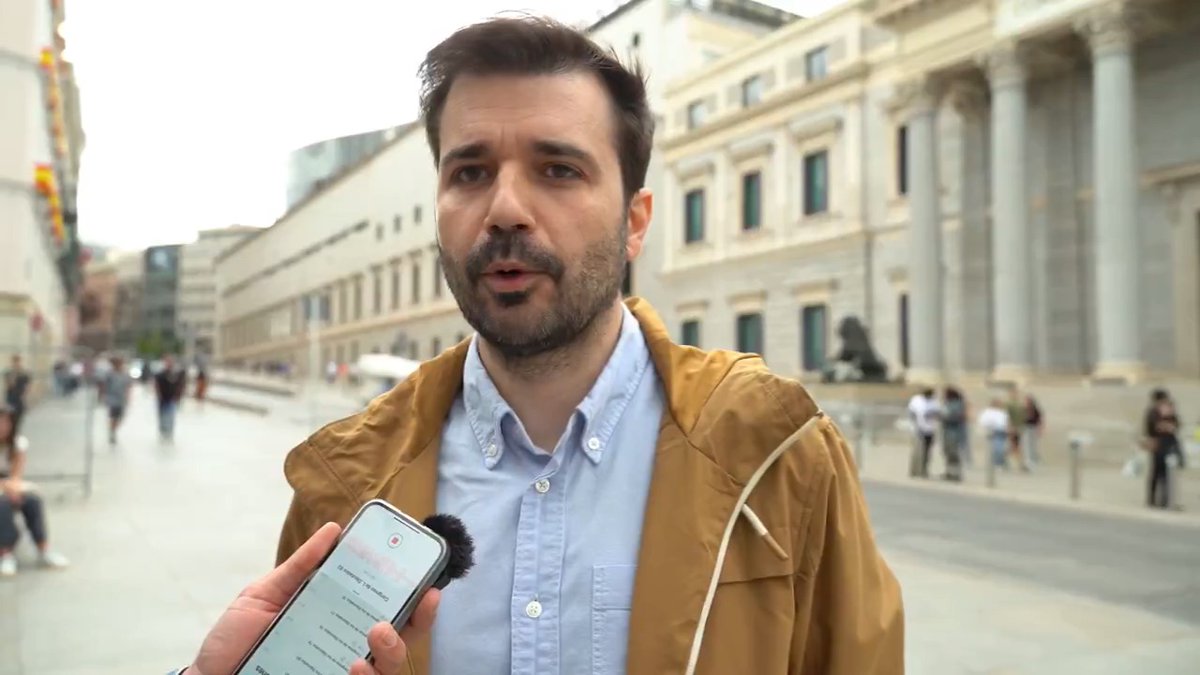 Ante una celebración del 12 de octubre que invoca un pasado imperial sin un ápice de autocrítica, desde Podemos llamamos a reconstruir un patriotismo popular que defiende la soberanía y otra relación fraternal con los pueblos de América Latina. 🎥 Javier Sánchez Serna