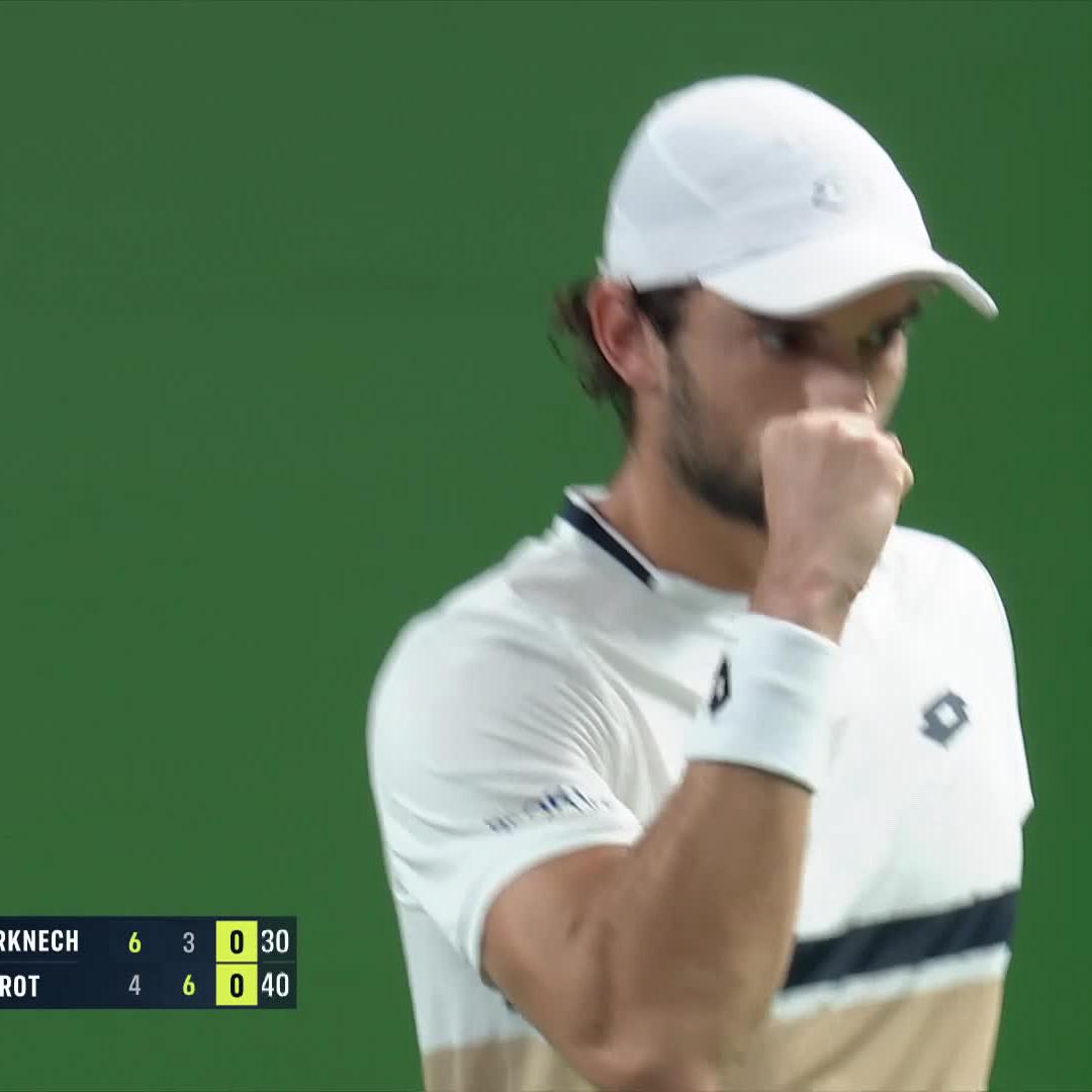 Momentum in Monaco 🇲🇨 Vacherot breaks to open the third set #RolexShanghaiMasters