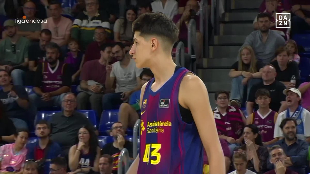 🗓️ 𝙐𝙣𝙖 𝙛𝙚𝙘𝙝𝙖 𝙥𝙖𝙧𝙖 𝙚𝙡 𝙧𝙚𝙘𝙪𝙚𝙧𝙙𝙤 Con 16 años, 5 meses y 12 días, NIKOLA KUSTURICA es el jugador más joven en debutar con el Barça Basket en la historia de la #LigaEndesa 💫 📺 DAZN España | Barça Basket | #LigaEndesa