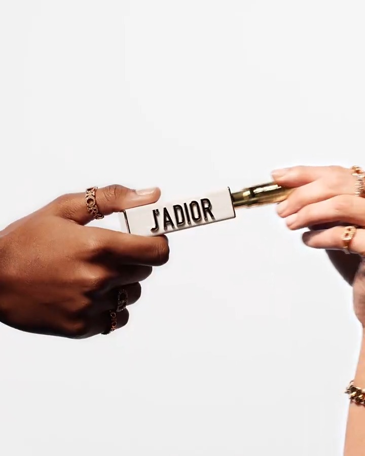 J’adore Eau de Parfum and L’Or de J’adore reveal their essence in solid form, couture-crafted, and travel-ready. In white and gold J’ADIOR cases, they become fragrant statements of style. #DiorBeauty #JadoreDior