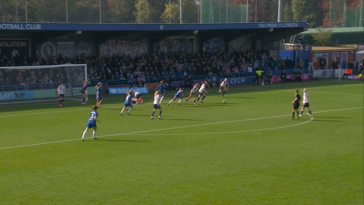 WHAT A FINISH! Keira Walsh breaks the deadlock! 🔥