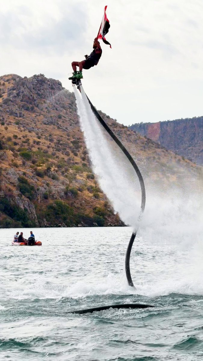 Gaziantep’te su çok güzel, sen de gelsene :) 🏊‍♂️ Doğası, enerjisi ve coşkusuyla 6. Uluslararası Rumkale Su Sporları Festivali yine muhteşemdi! Fırat’ın incisi Rumkale’de, Türkiye ve dünyadan yaklaşık 1000 sporcu kıyasıya yarıştı. 💙