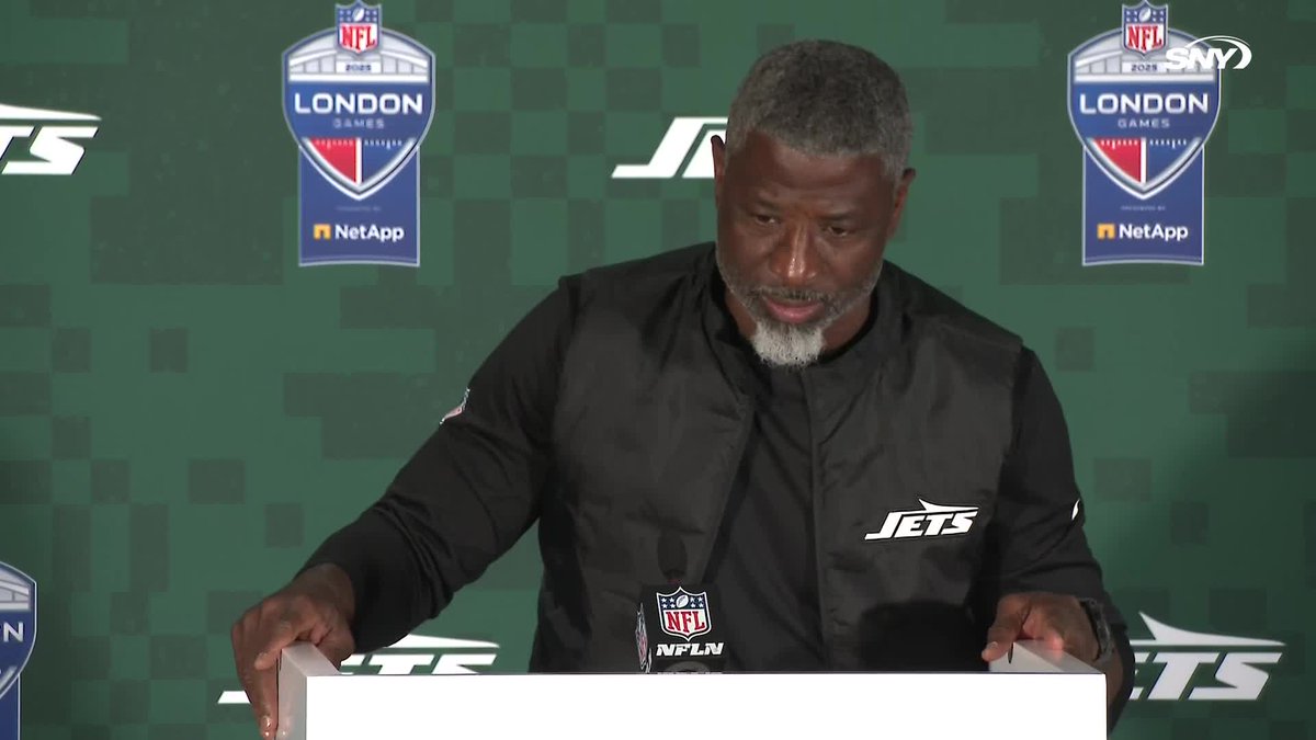 Aaron Glenn says the passing game was "nonexistent" in today's loss as the Jets fall to 0-6: "It's tough being close. At some point we've got to finished one of these here"