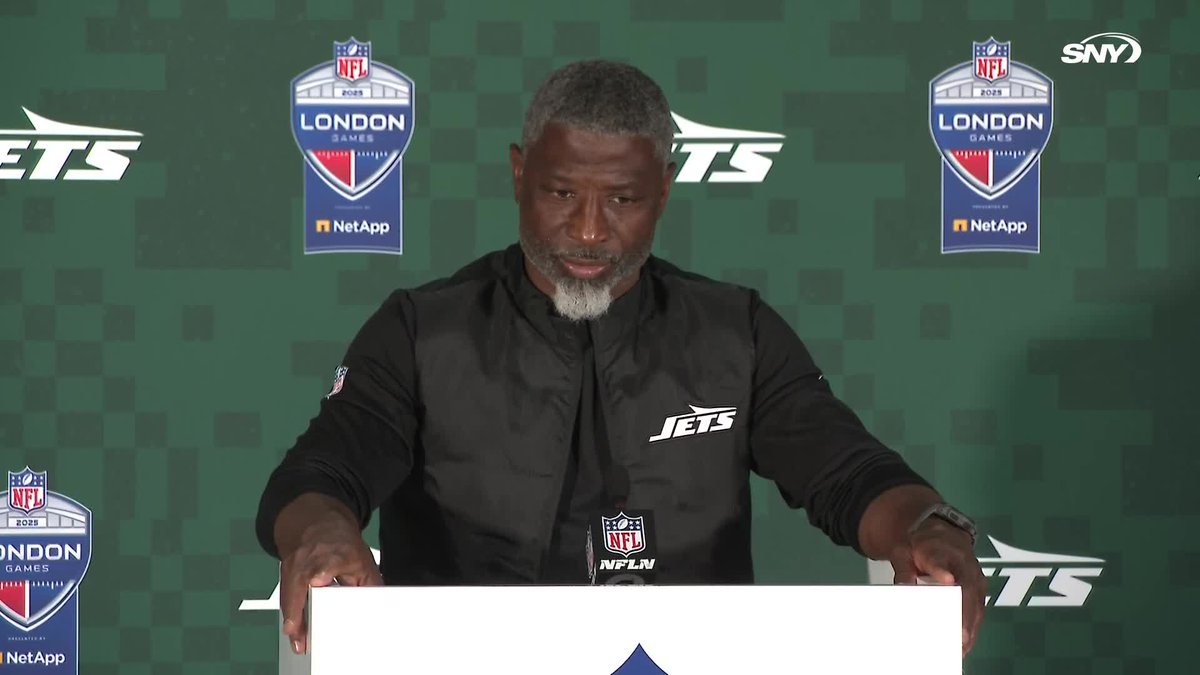 Aaron Glenn says the line for the Jets to have kicked a field goal on the last drive of the game was 35 yards: